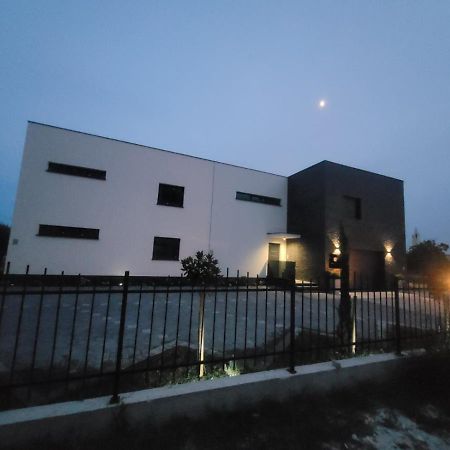 Cube Residence Kaštela Екстериор снимка