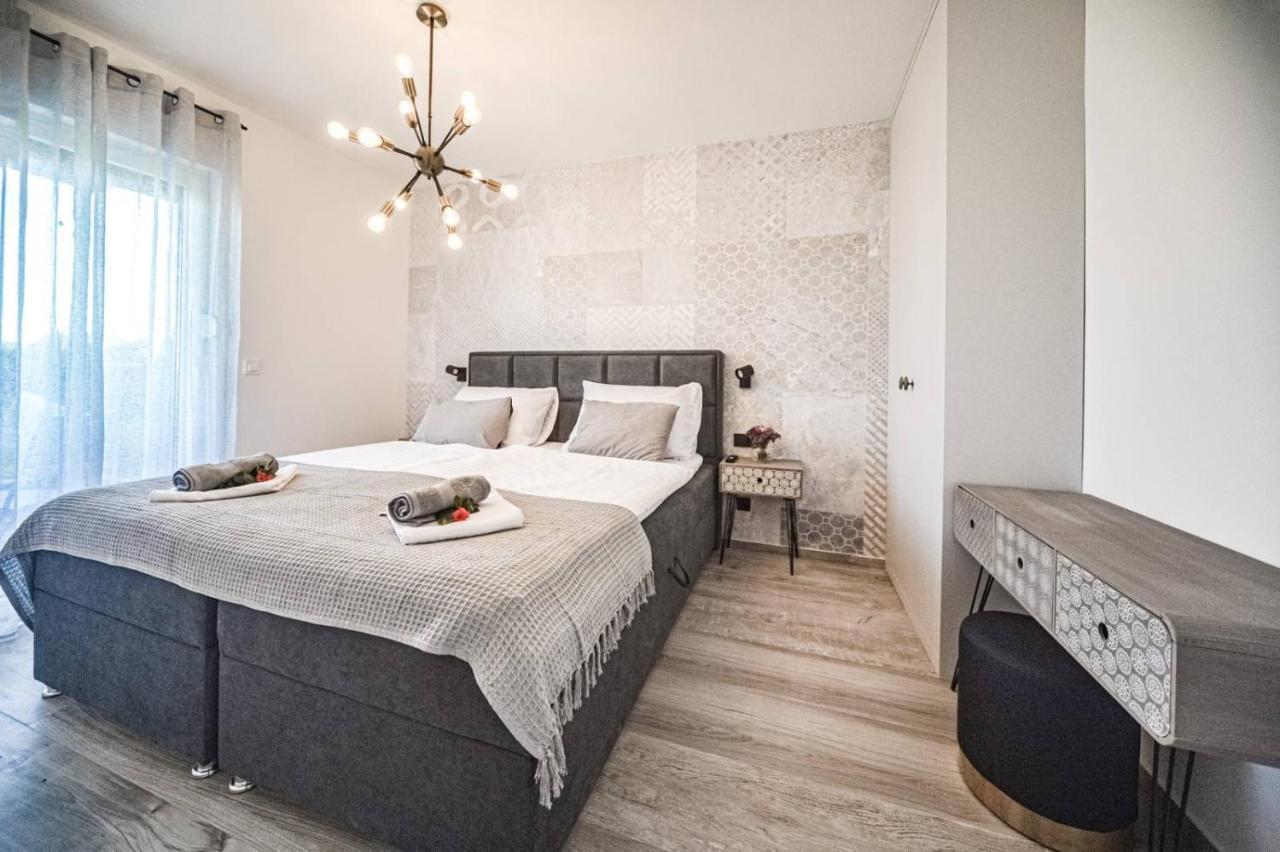Cube Residence Kaštela Екстериор снимка