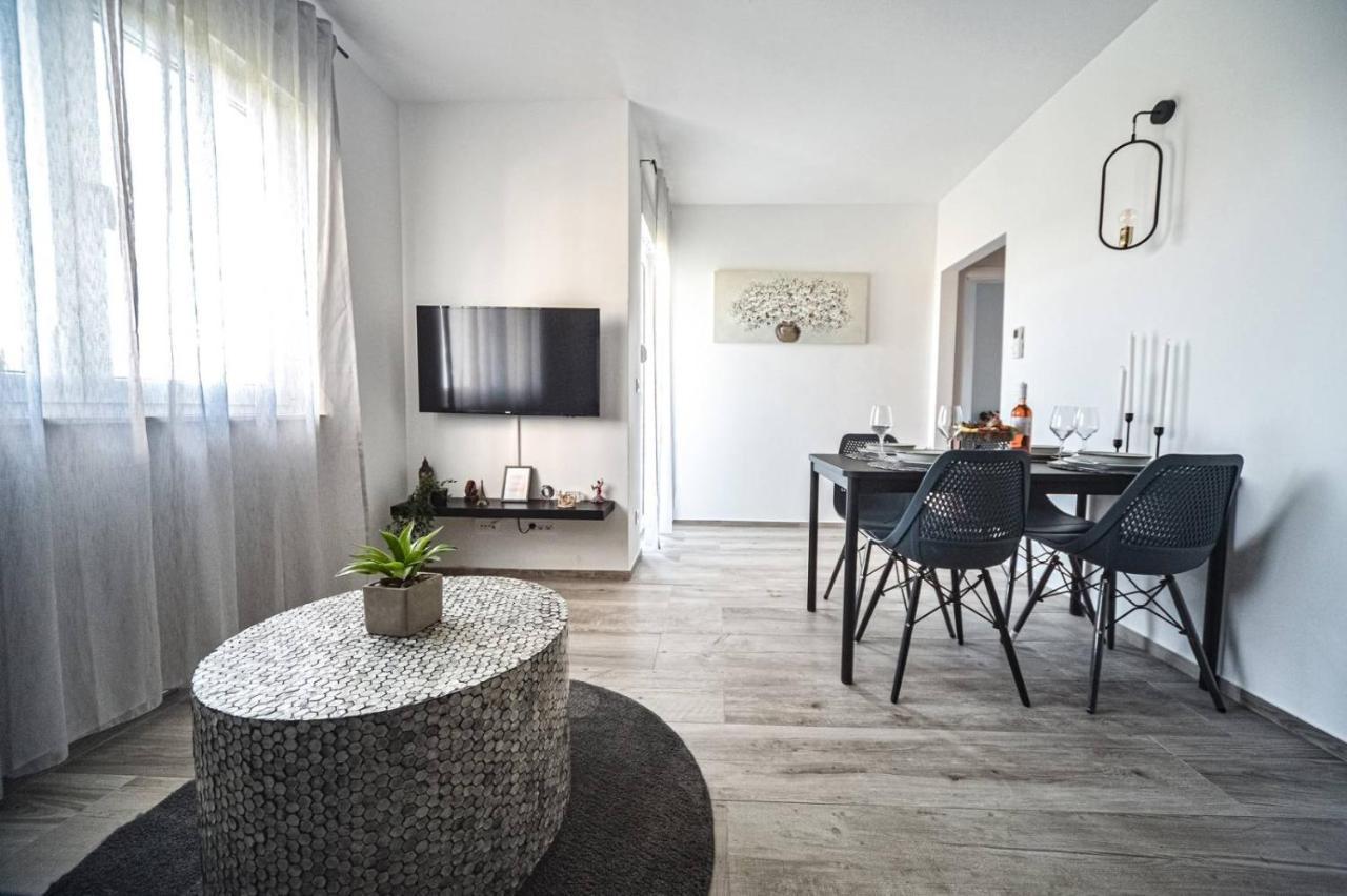 Cube Residence Kaštela Екстериор снимка