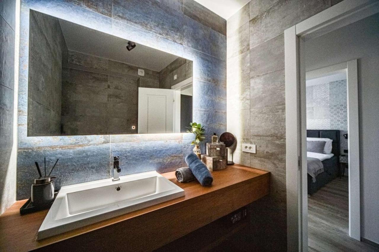 Cube Residence Kaštela Екстериор снимка