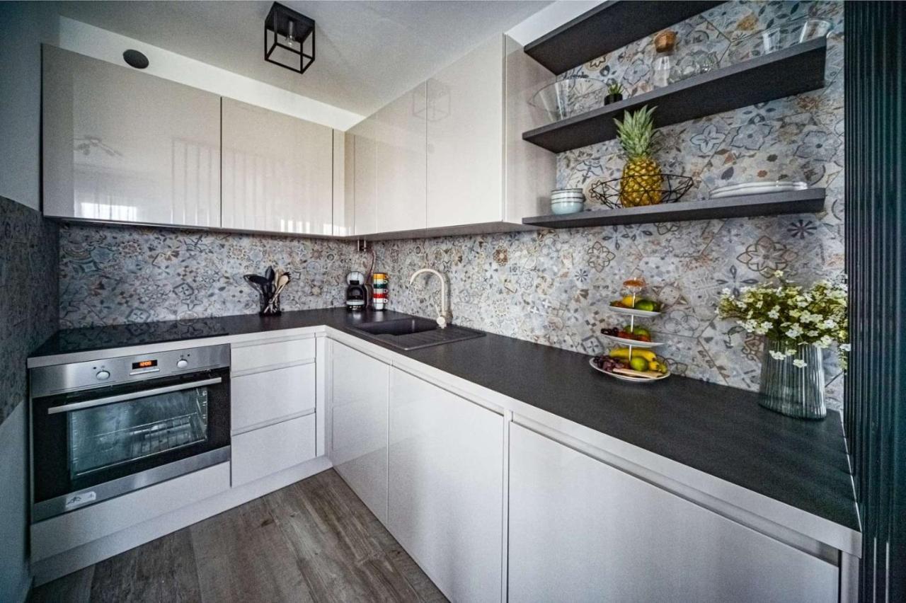 Cube Residence Kaštela Екстериор снимка