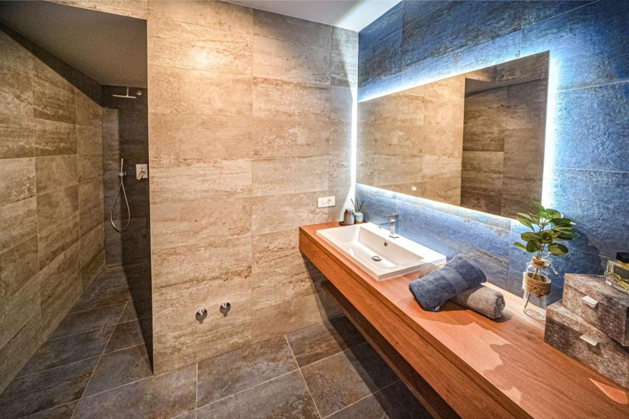 Cube Residence Kaštela Екстериор снимка