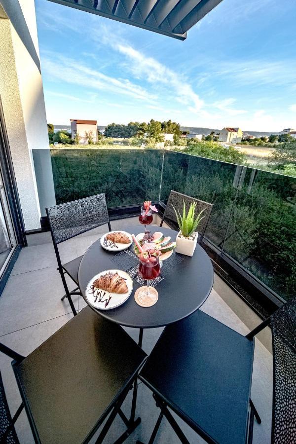 Cube Residence Kaštela Екстериор снимка